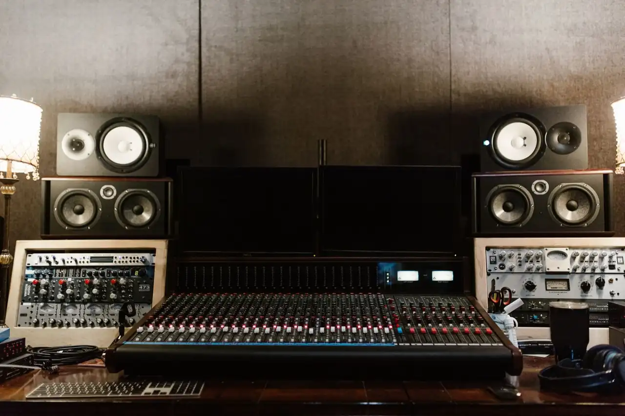 Mixing console
